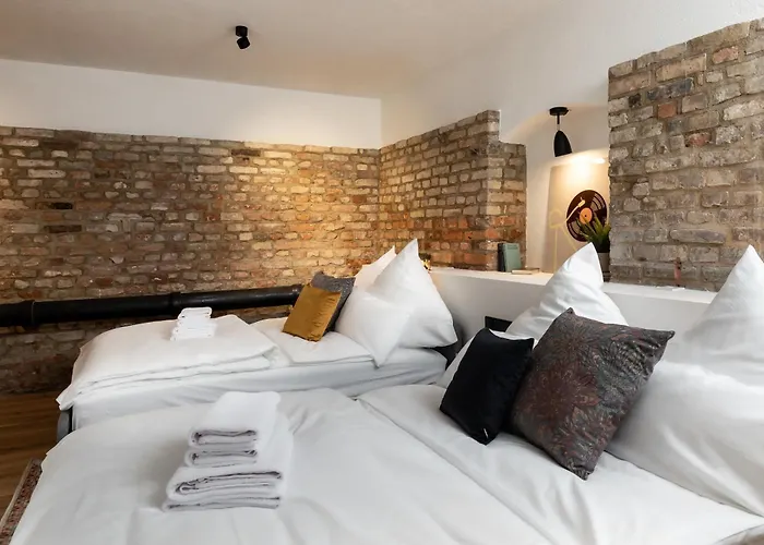 דירה Industrial Loft Duplex -100sqm- Near Antonplatz ברלין