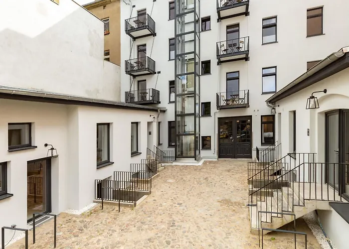 Industrial Loft Duplex -100sqm- Near Antonplatz ברלין