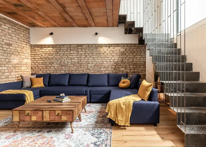 Industrial Loft Duplex -100sqm- Near Antonplatz ברלין