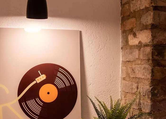 Industrial Loft Duplex -100sqm- Near Antonplatz ברלין