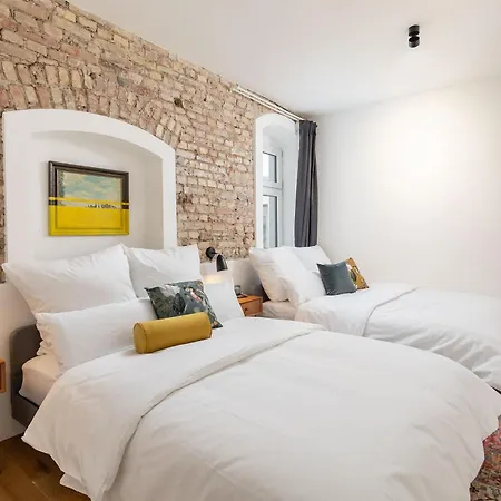 Industrial Loft Duplex -100sqm- Near Antonplatz Apartamento Berlín