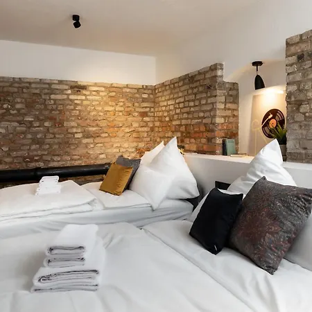 Apartman Industrial Loft Duplex -100sqm- Near Antonplatz Berlin